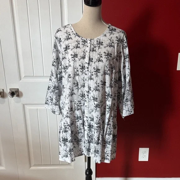 Ellos Black and White Floral Blouse - Picture 1 of 6